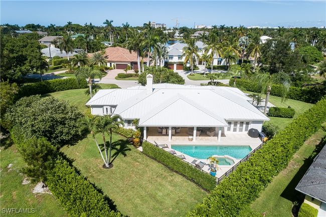 420 Palm Cir E, House other with 4 bedrooms, 4 bathrooms and null parking in Naples FL | Image 38
