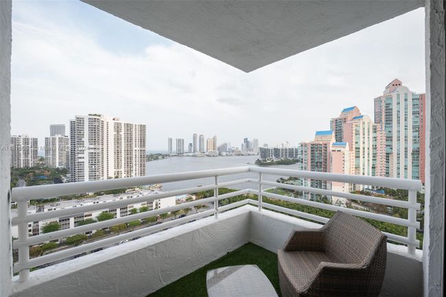 PH13 - 3300 Ne 192nd St, Condo with 2 bedrooms, 2 bathrooms and null parking in Aventura FL | Image 12