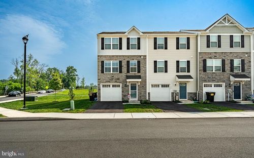 154 Nelson Ln, Sanatoga, PA, 19464-3161 | Card Image