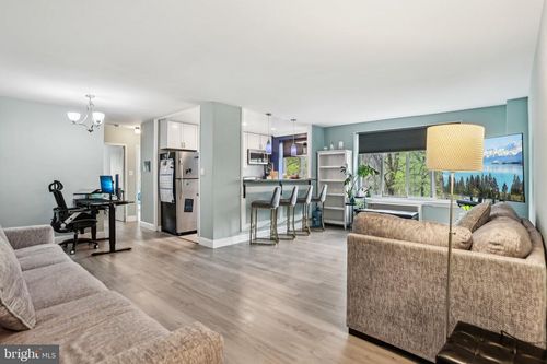 apt-302-4100 W St Nw, WASHINGTON, DC, 20007-4075 | Card Image