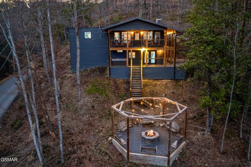 2869 Hatcher Mountain Rd, Sevierville, TN, 37862-8645 | Card Image