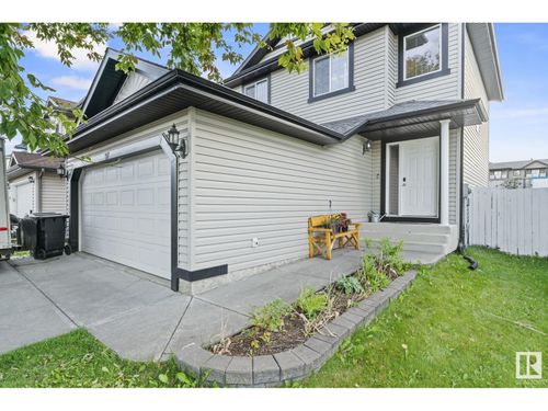 37 Highlands Way, Spruce Grove, AB, T7X4L4 | Card Image