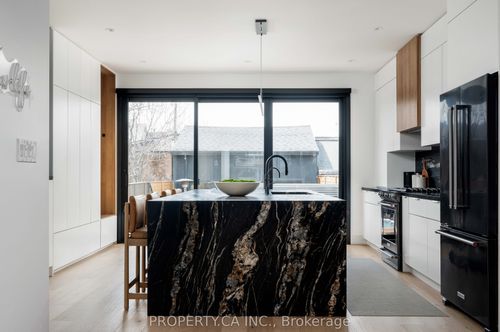 268 Euclid Ave, Toronto, ON, M6J2K2 | Card Image