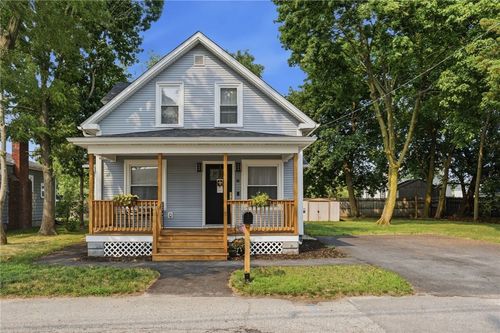 16 Bucklin Ave, Warwick, RI, 02888-3904 | Card Image