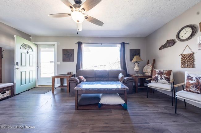 8113 Ky Highway 259 N, House other with 3 bedrooms, 1 bathrooms and null parking in Bee Spring KY | Image 8