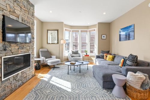 2-105 India Street, Portland, ME, 04101 | Card Image
