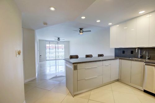 apt-504a-5321 Ne 24th Ter, Fort Lauderdale, FL, 33308-3924 | Card Image