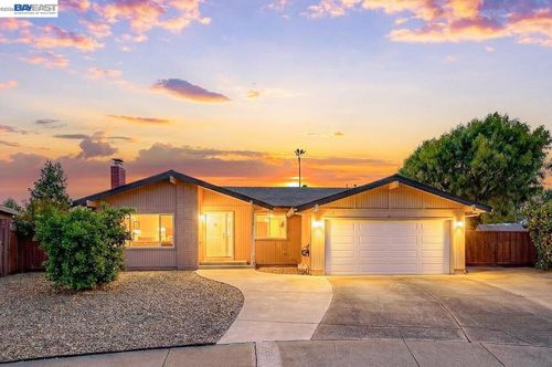3921 Alma Ct, Pleasanton, CA, 94588-4402 | Card Image