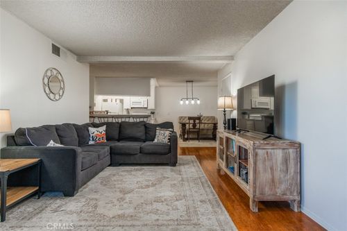 apt-h5-25811 Tournament Rd, Valencia, CA, 91355-2341 | Card Image