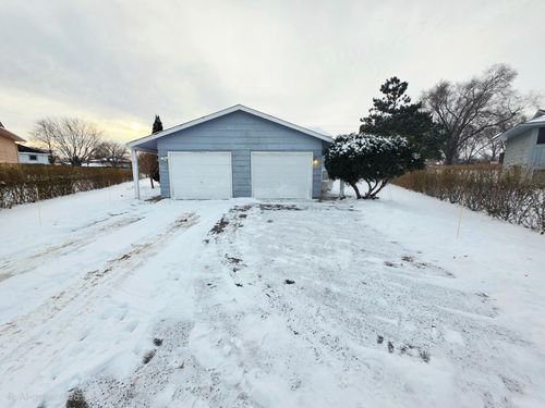 8423 Brunswick Ave N, Brooklyn Park, MN, 55443-2012 | Card Image