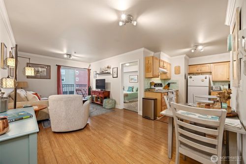 apt-209-1001 N State St, Bellingham, WA, 98225-5080 | Card Image