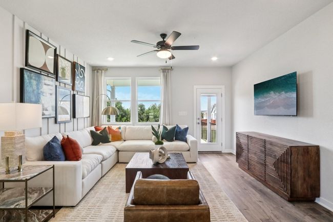 6510 Smarty Jones Ln, House other with 5 bedrooms, 3 bathrooms and 2 parking in Buda TX | Image 4