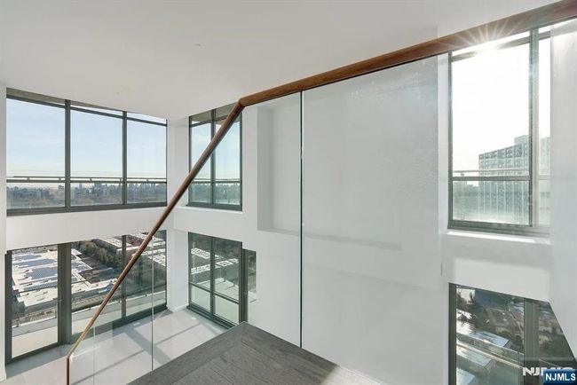 320 Adolphus Ave, Condo with 3 bedrooms, 4 bathrooms and null parking in Cliffside Park NJ | Image 8