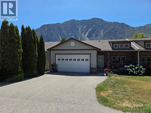 715 9th Ave, Keremeos, BC, V0X1N3 | Card Image