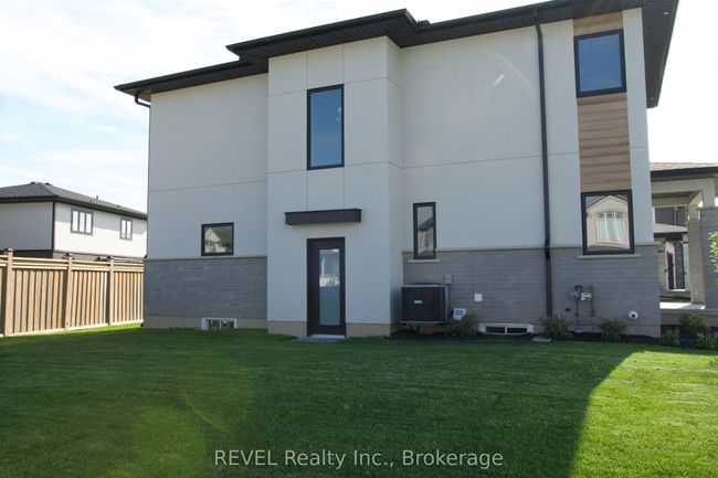 1 Elvira Way, House other with 4 bedrooms, 3 bathrooms and 4 parking in Thorold ON | Image 4