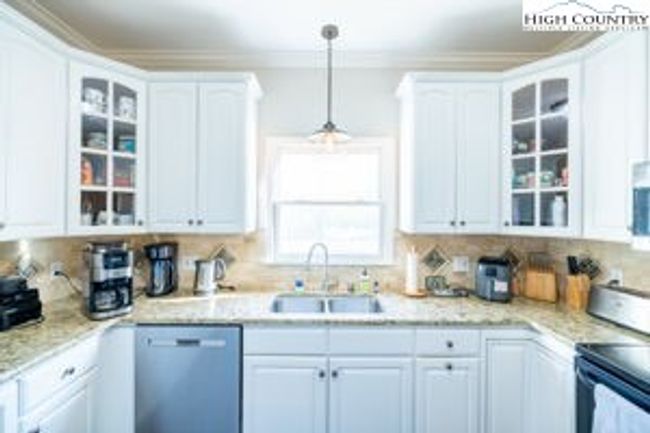 Kitchen | Image 15