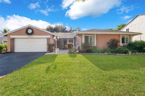 13820 Roanoke St, Davie, FL, 33325-6516 | Card Image