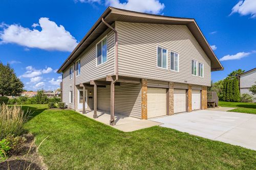 unit-2-7526 Bristol Ln, Hanover Park, IL, 60133-2589 | Card Image
