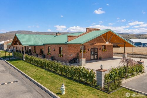 1 Vineyard Way, Wenatchee, WA, 98801 | Card Image