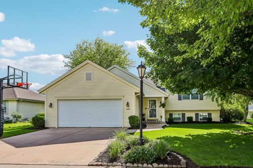 3737 Stillwater Cir, Waukesha, WI, 53189-6838 | Card Image