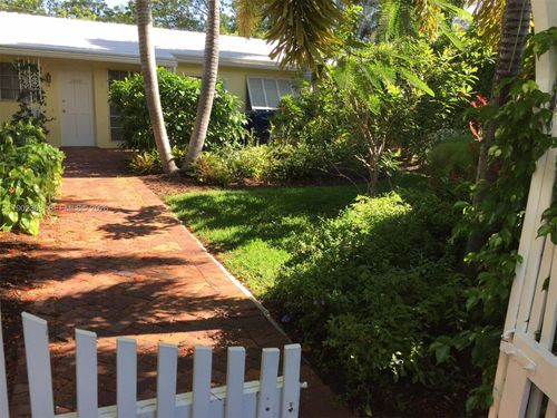 1400 Ne 21st St, Wilton Manors, FL, 33305-2326 | Card Image