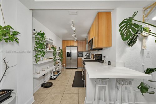 apt-4h-7501 Treasure Dr, North Bay Village, FL, 33141-4302 | Card Image