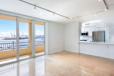 902 - 90 Alton Rd, Condo with 2 bedrooms, 2 bathrooms and null parking in Miami Beach FL | Image 2