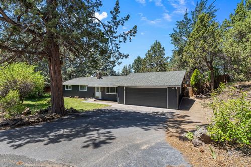 135 Se 16th St, Bend, OR, 97702-1530 | Card Image