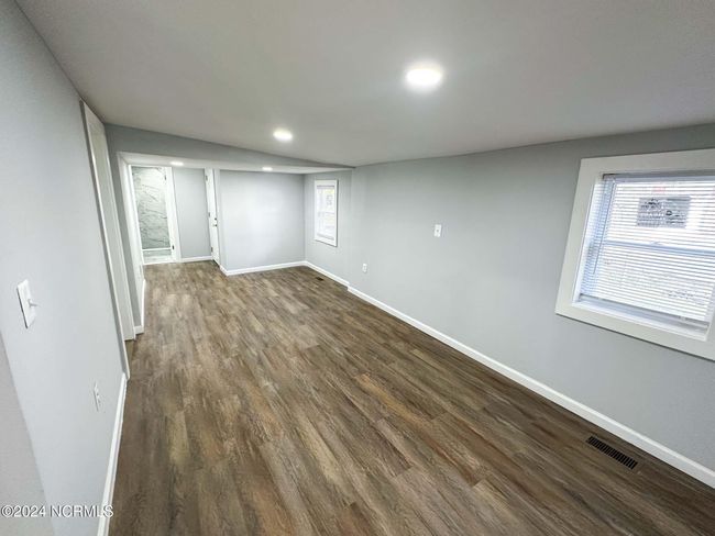 209 E Williamson St, House other with 4 bedrooms, 2 bathrooms and null parking in Mount Olive NC | Image 13