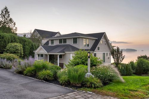 32 Edgewater Rd, Falmouth, ME, 04105-1642 | Card Image