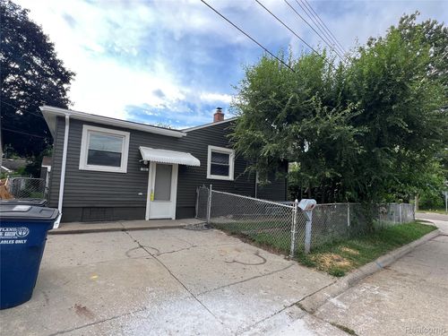 2504 Bannister St, Westland, MI, 48186-4652 | Card Image