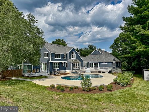 10309 E Hunter Valley Rd, Vienna, VA, 22181-3013 | Card Image