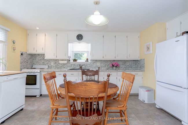 853 Avon Dr, House other with 3 bedrooms, 2 bathrooms and 10 parking in Malahide ON | Image 9