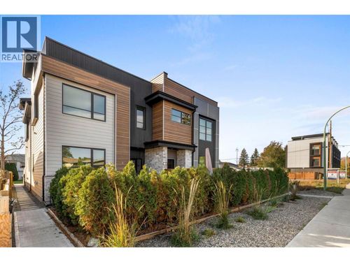 4 - 745 Morrison Ave, Townhouse with 3 bedrooms, 2 bathrooms and 1 parking in Kelowna BC | Card Image