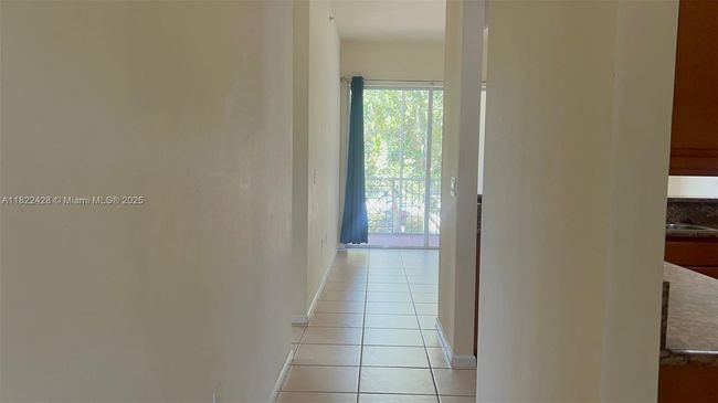 APT-211 - 3500 Oaks Clubhouse Dr, Condo with 3 bedrooms, 2 bathrooms and null parking in Pompano Beach FL | Image 5