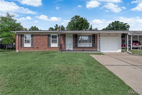 2273 Mckelvey Rd, Maryland Heights, MO, 63043-4053 | Card Image