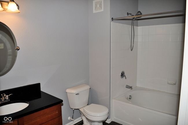 Full Bath with large soaking tub | Image 5