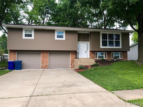 2812 Olde Worcester Dr, Saint Charles, MO, 63301-1539 | Card Image