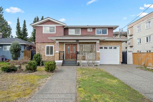515 Duncan Avenue, House other with 7 bedrooms, 4 bathrooms and 2 parking in Burnaby BC | Card Image