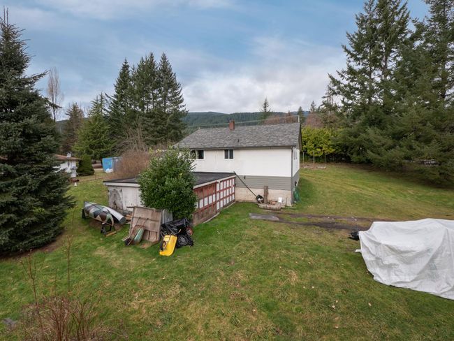 847 Park Road, House other with 3 bedrooms, 1 bathrooms and 5 parking in Gibsons BC | Image 18
