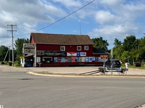 8990 Pere Marquette Rd, Clare, MI, 48617-9121 | Card Image