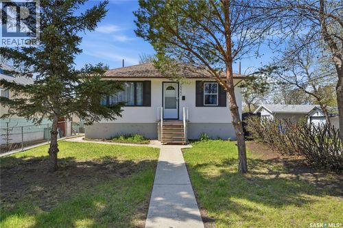 2022 Wascana St, Regina, SK, S4T4J7 | Card Image