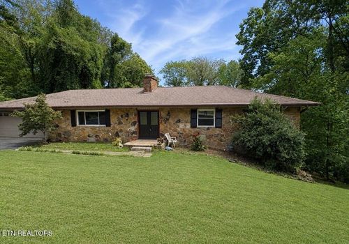 102 E Morningside Dr, Oak Ridge, TN, 37830-8300 | Card Image
