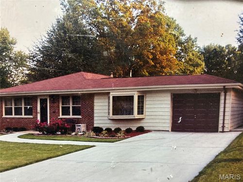 1146 Siebe Dr, Saint Louis, MO, 63137-1320 | Card Image