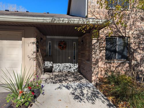 104-1585 Cohansey St, Saint Paul, MN, 55117-3586 | Card Image