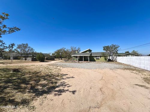 13237 E Avenue W, Pearblossom, CA, 93553-3201 | Card Image