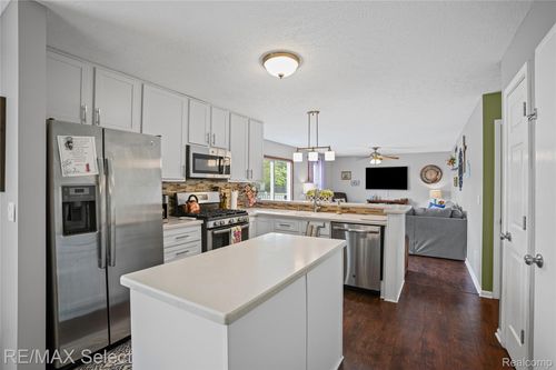 1778 Killarney Dr, Holt, MI, 48842-2912 | Card Image