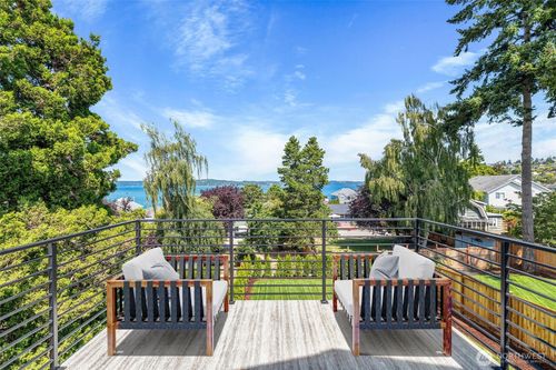 425 Ton A Wan Da Ave Ne, Tacoma, WA, 98422-1739 | Card Image