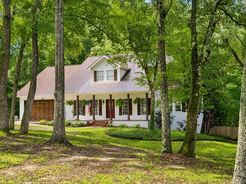 375 Chan Mar Dr., Caledonia, MS, 39740 | Card Image