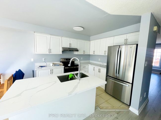 84 Bernard Ave, House attached with 3 bedrooms, 3 bathrooms and 1 parking in Brampton ON | Image 7